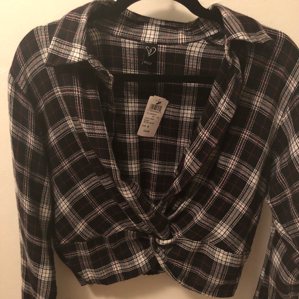 Long sleeve plaid crop top